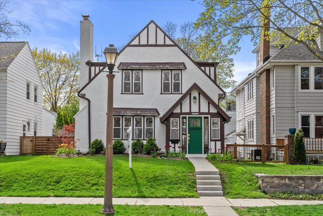 4477 Murray AVENUE, Shorewood, WI 53211
