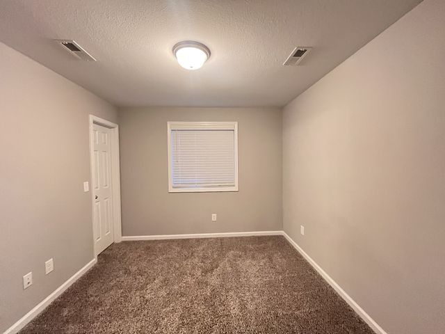 114 Valley View Cir Apt B, Clarksville, TN 37040