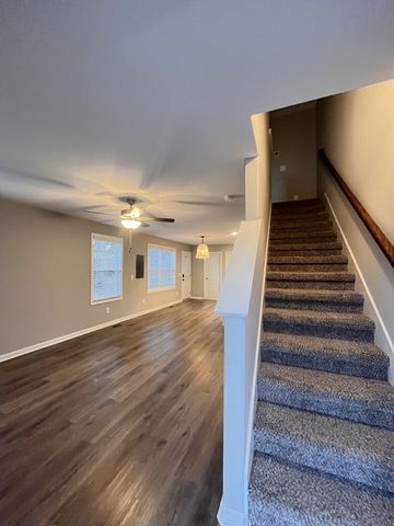 114 Valley View Cir Apt B, Clarksville, TN 37040
