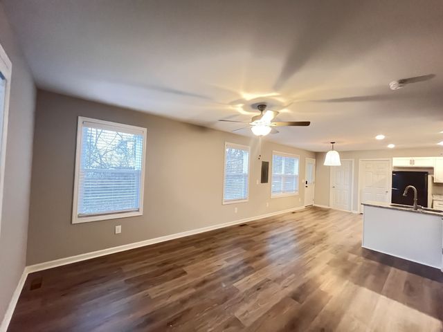 114 Valley View Cir Apt B, Clarksville, TN 37040