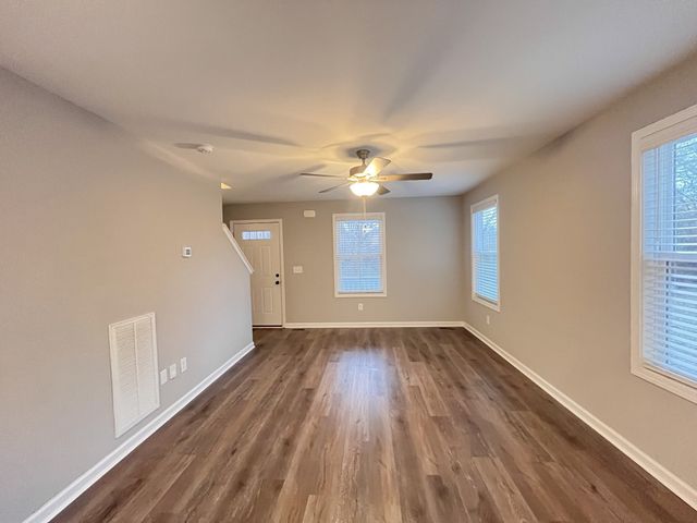 114 Valley View Cir Apt B, Clarksville, TN 37040