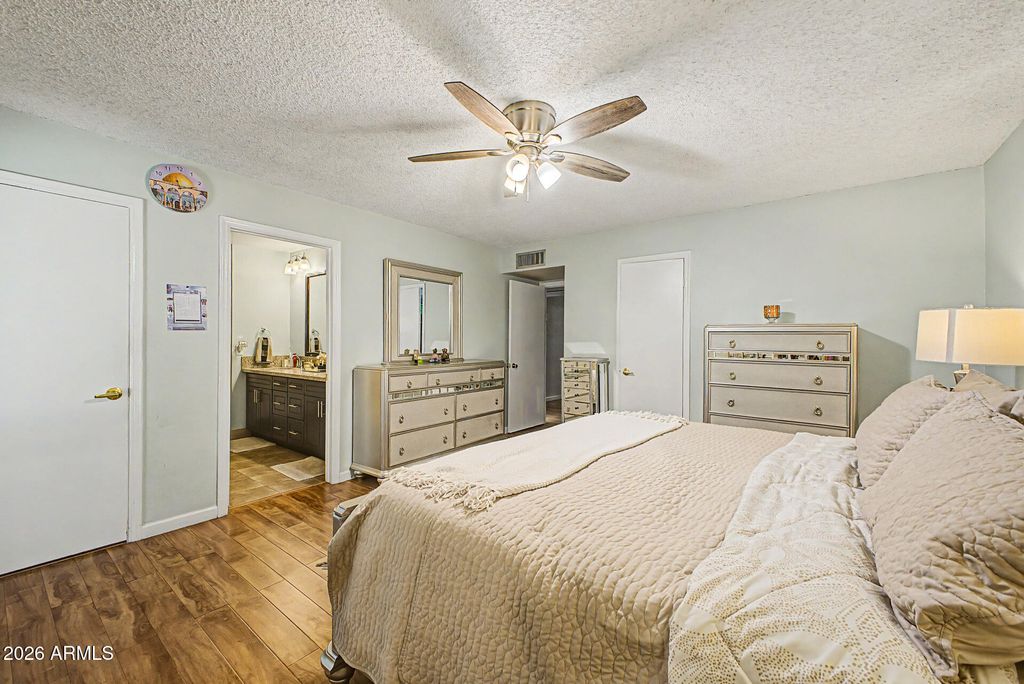 Image 15 of property listing at 6021 N 10TH Street, Phoenix, AZ 85014