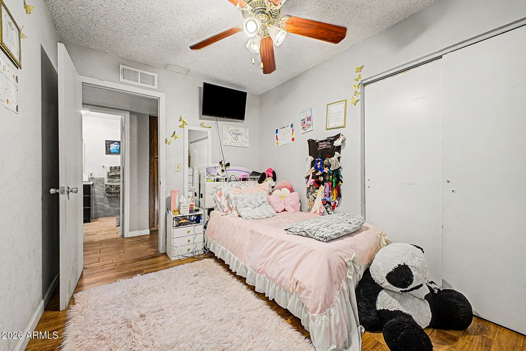 Image 19 of property listing at 6021 N 10TH Street, Phoenix, AZ 85014