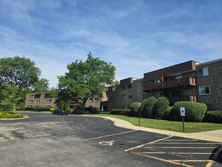 2650 Brookwood Way Drive 223, Rolling Meadows, IL 60008