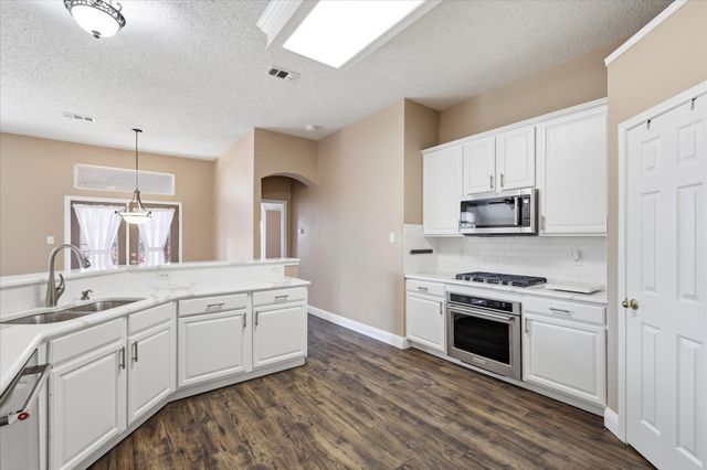 5541 Cranberry Drive, Fort Worth, TX 76137
