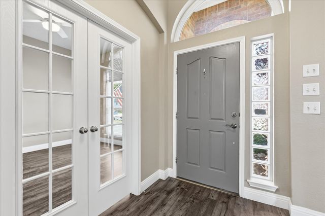5541 Cranberry Drive, Fort Worth, TX 76137