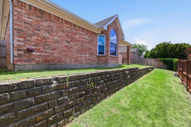 5541 Cranberry Drive, Fort Worth, TX 76137