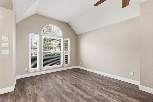 5541 Cranberry Drive, Fort Worth, TX 76137