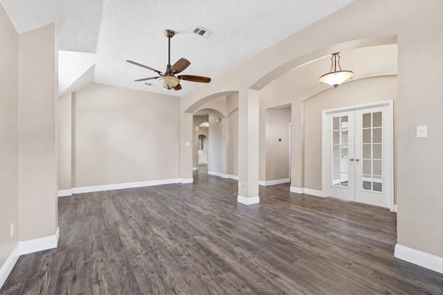 5541 Cranberry Drive, Fort Worth, TX 76137