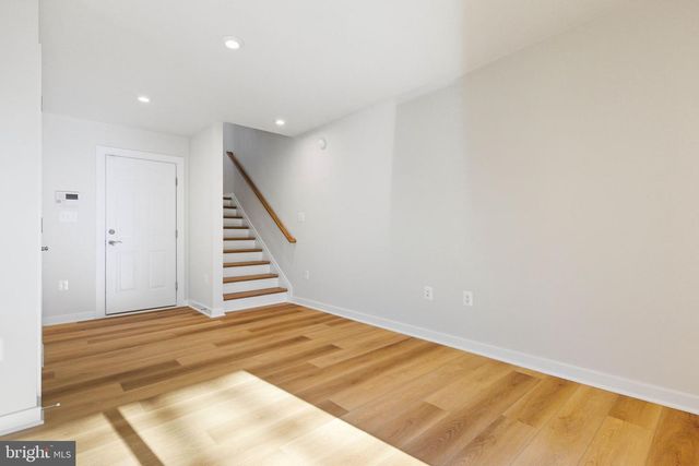 1017 VENIFENA TER SE, Leesburg, VA 20175