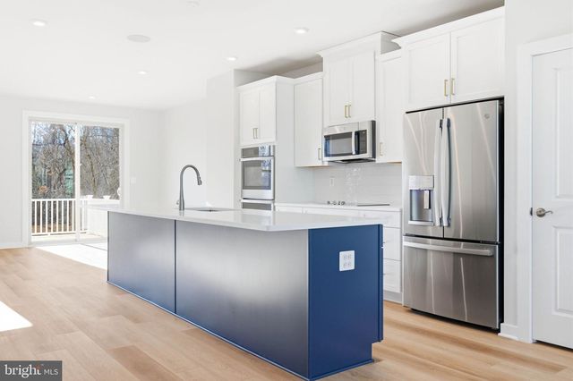 1017 VENIFENA TER SE, Leesburg, VA 20175