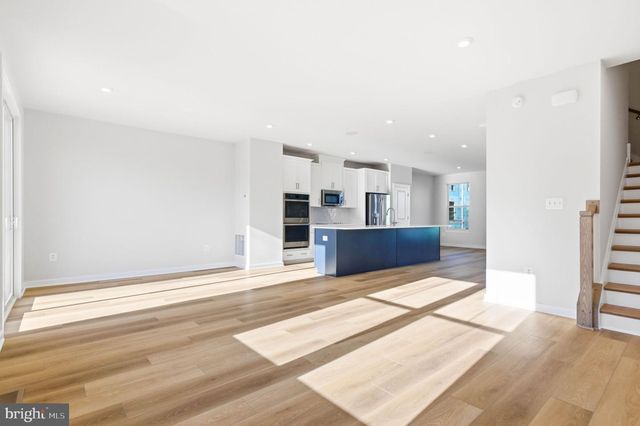 1017 VENIFENA TER SE, Leesburg, VA 20175