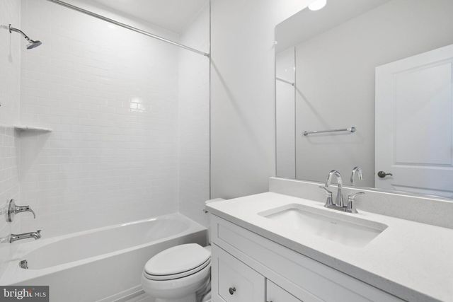 1017 VENIFENA TER SE, Leesburg, VA 20175