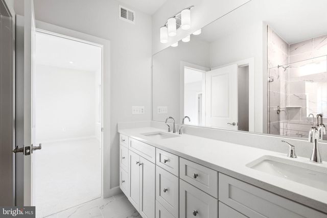 1017 VENIFENA TER SE, Leesburg, VA 20175