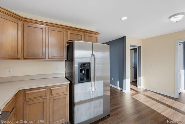 23389 Easterling Avenue, Hazel Park, MI 48030