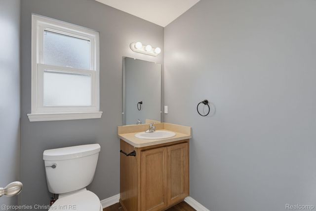 23389 Easterling Avenue, Hazel Park, MI 48030