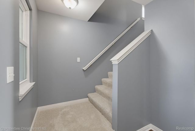 23389 Easterling Avenue, Hazel Park, MI 48030