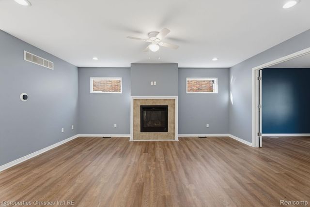 23389 Easterling Avenue, Hazel Park, MI 48030