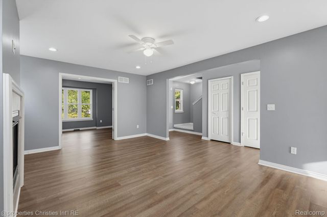 23389 Easterling Avenue, Hazel Park, MI 48030