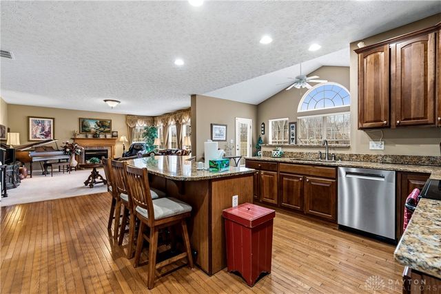 2432 Forest Oaks Drive, Beavercreek, OH 45431