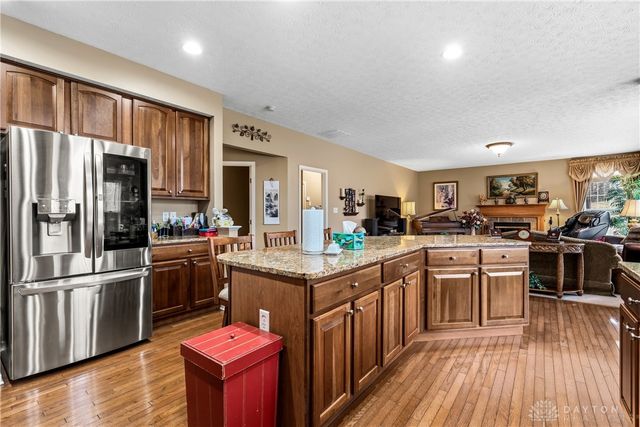 2432 Forest Oaks Drive, Beavercreek, OH 45431