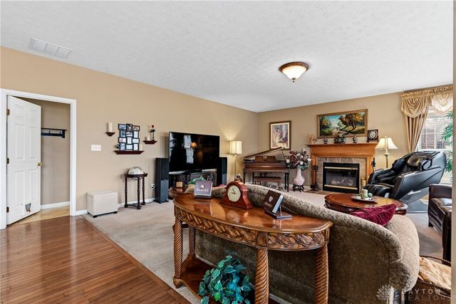 2432 Forest Oaks Drive, Beavercreek, OH 45431