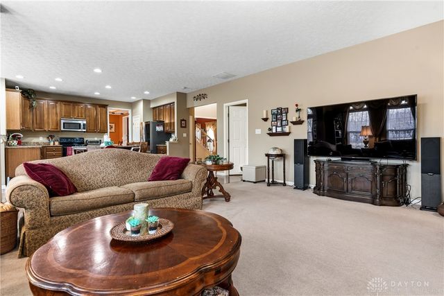 2432 Forest Oaks Drive, Beavercreek, OH 45431
