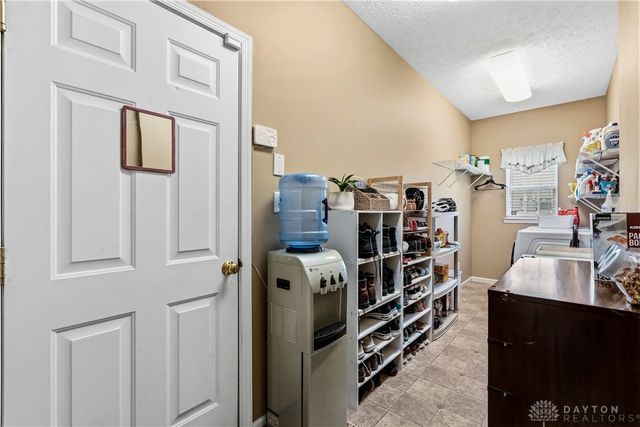 2432 Forest Oaks Drive, Beavercreek, OH 45431