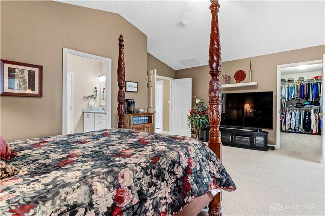 2432 Forest Oaks Drive, Beavercreek, OH 45431