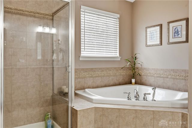 2432 Forest Oaks Drive, Beavercreek, OH 45431