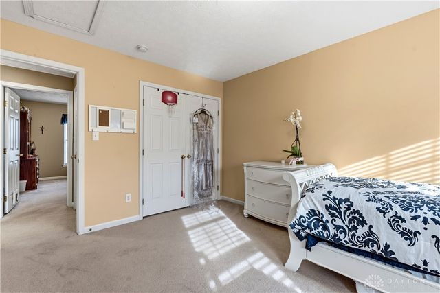 2432 Forest Oaks Drive, Beavercreek, OH 45431