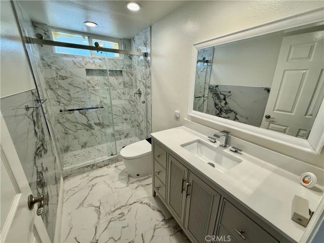 19608 Shadow Glen Circle, Northridge, CA 91326