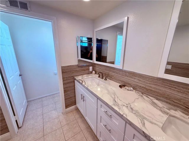 19608 Shadow Glen Circle, Northridge, CA 91326