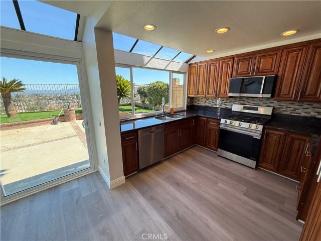 19608 Shadow Glen Circle, Northridge, CA 91326