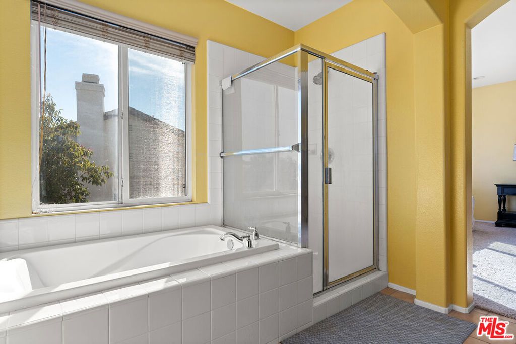 Image 18 of property listing at 25014 Oliver Way, Valencia, CA 91381