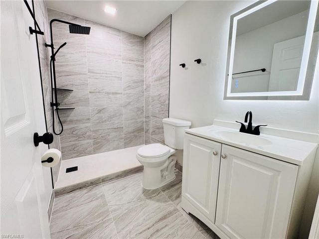 718 Rue Labeau CIR, Fort Myers, FL 33913