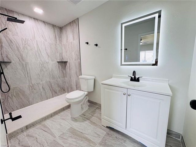 718 Rue Labeau CIR, Fort Myers, FL 33913