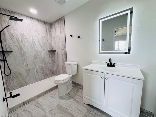 718 Rue Labeau CIR, Fort Myers, FL 33913