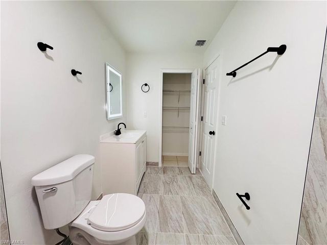 718 Rue Labeau CIR, Fort Myers, FL 33913