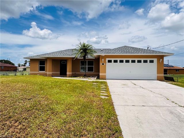 718 Rue Labeau CIR, Fort Myers, FL 33913