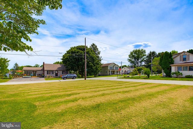 1827 WOODLAND AVE, Lancaster, PA 17602