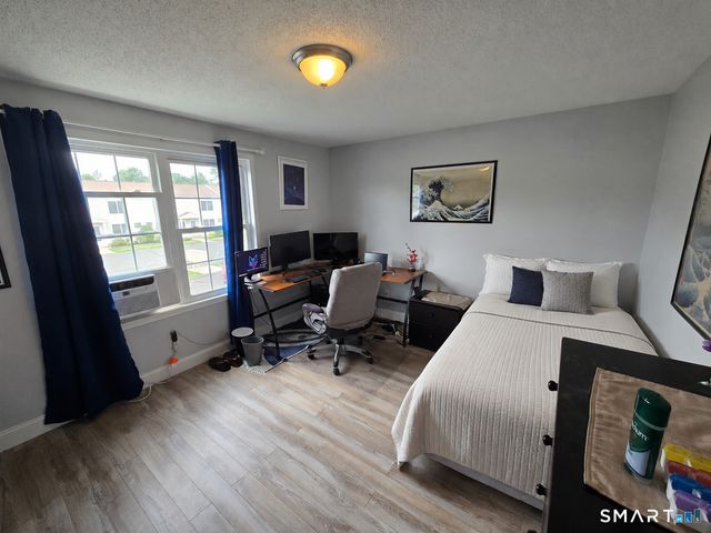 400 North Main Street 24, Manchester, CT 06040