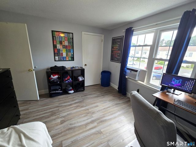 400 North Main Street 24, Manchester, CT 06040