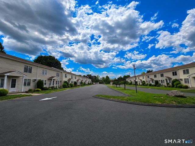 400 North Main Street 24, Manchester, CT 06040