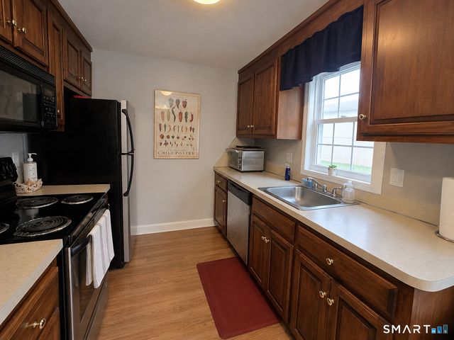400 North Main Street 24, Manchester, CT 06040