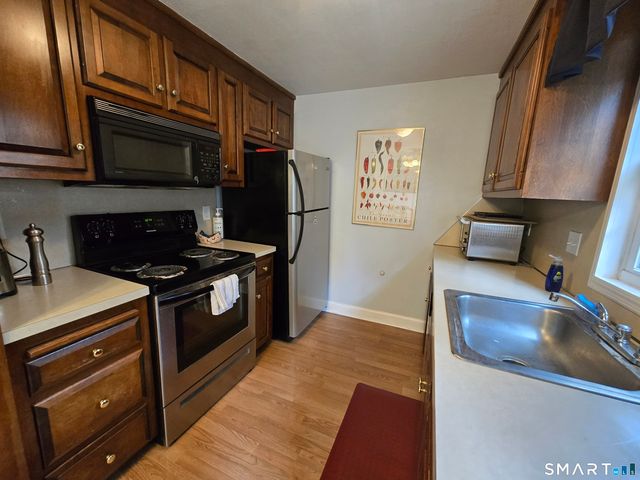 400 North Main Street 24, Manchester, CT 06040