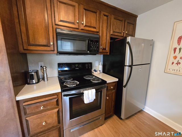 400 North Main Street 24, Manchester, CT 06040