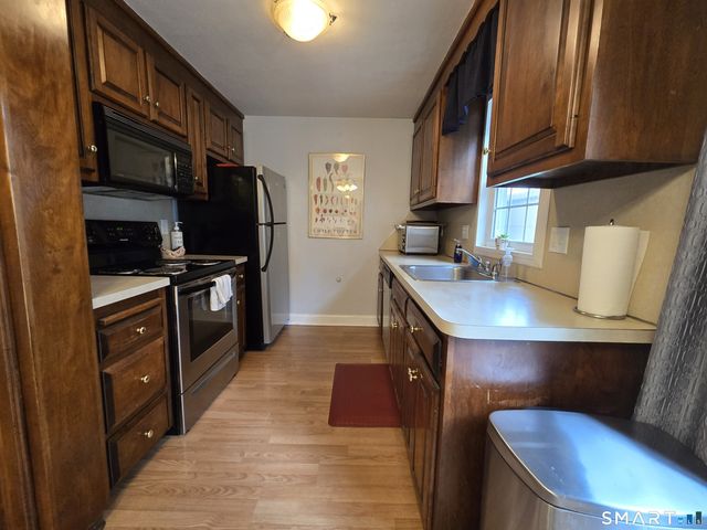 400 North Main Street 24, Manchester, CT 06040