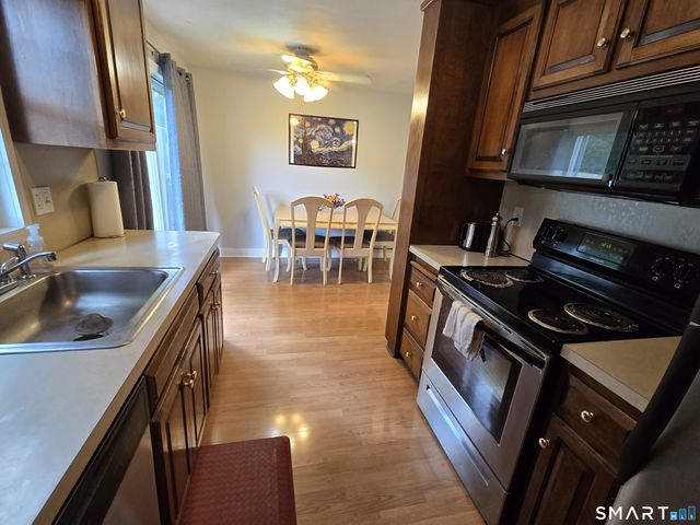 400 North Main Street 24, Manchester, CT 06040