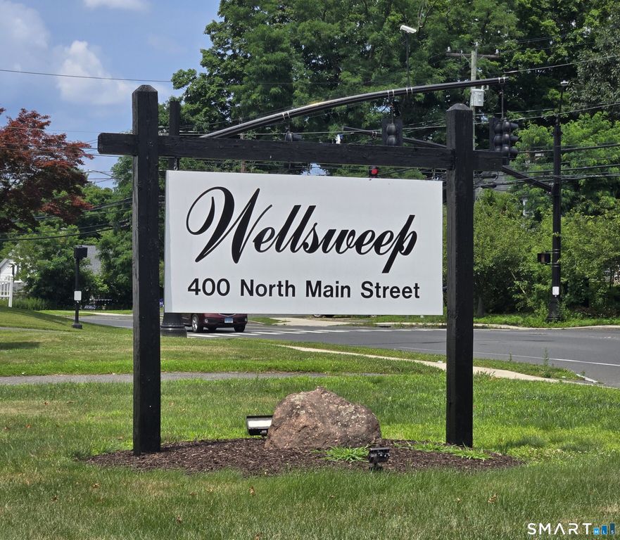 400 North Main Street 24, Manchester, CT 06040